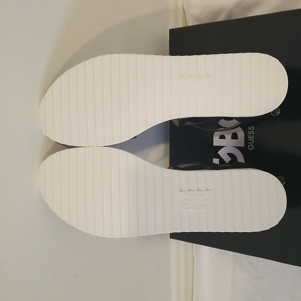 NWOT! GBG Guess Black Leather Gladiator Sandals - Picture 5 of 6